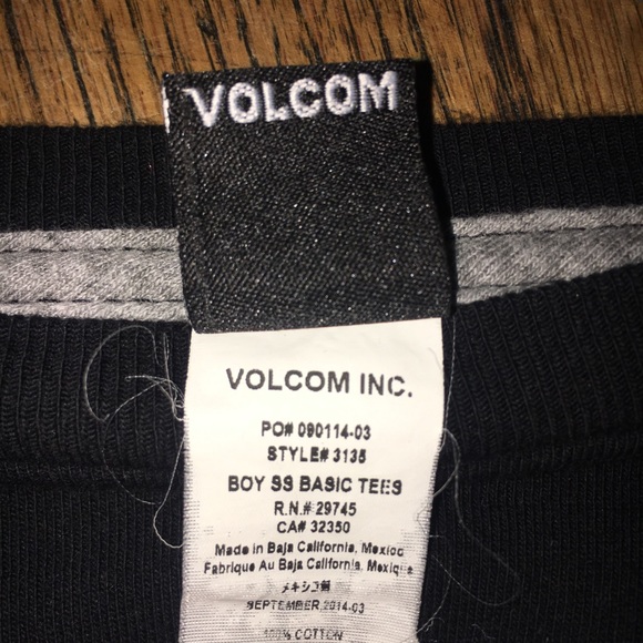 A shirt - Picture 4 of 4